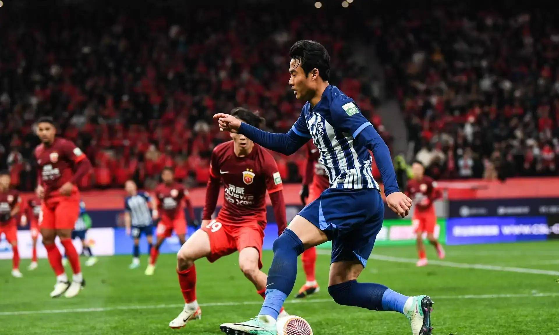 九游娱乐-包含武汉三镇迎德甲关键赛，关键时刻篮板制胜，引发热议，控场能力受关注的词条